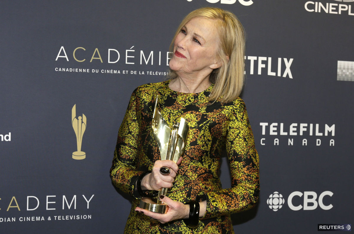 Catherine O'Hara počas udeľovania cien...