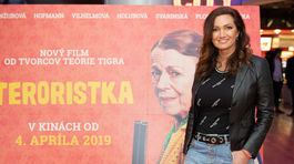 Nový film Teroristka si prišla pozrieť aj moderátorka Karin Majtánová. 