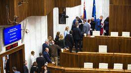 Poslanci schválili šesť kandidátov na ústavných sudcov