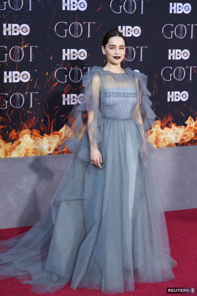 Emilia Clarke na premiére finálnej série Hry o...