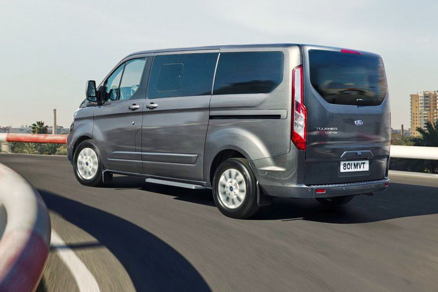 Komfortom ani priestorom sa Tourneo Custom...