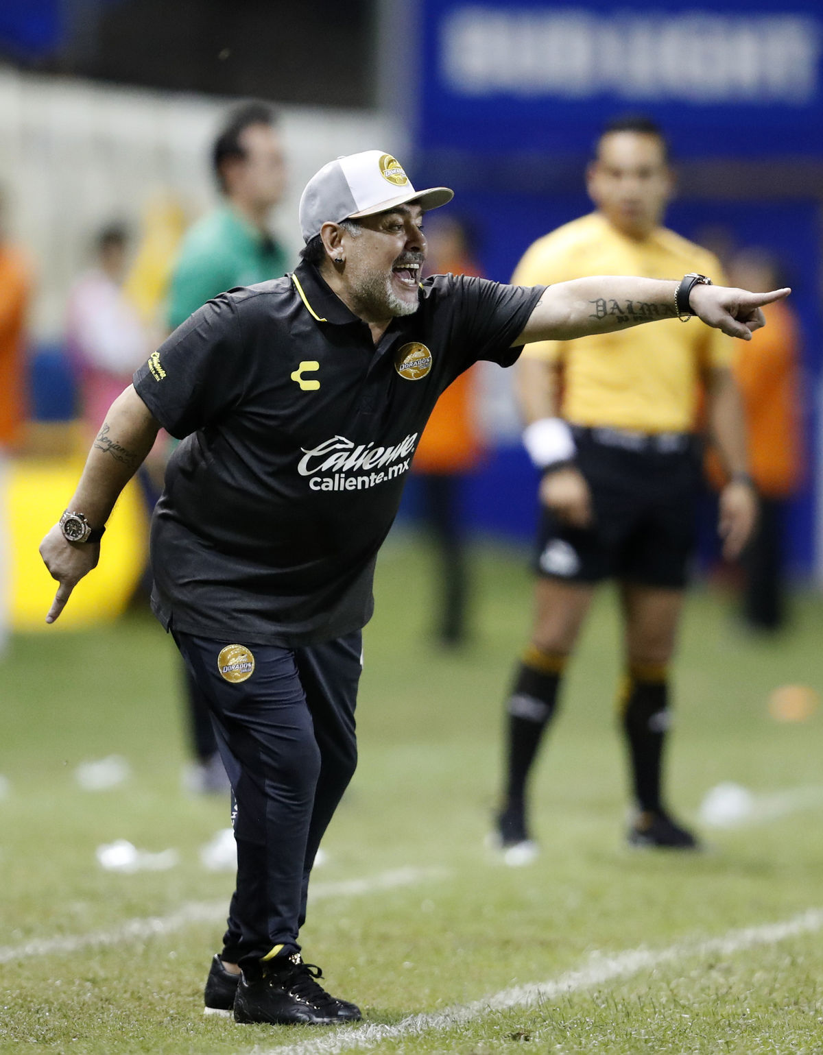 Diego Maradona na lavičke mexického klubu Dorados.