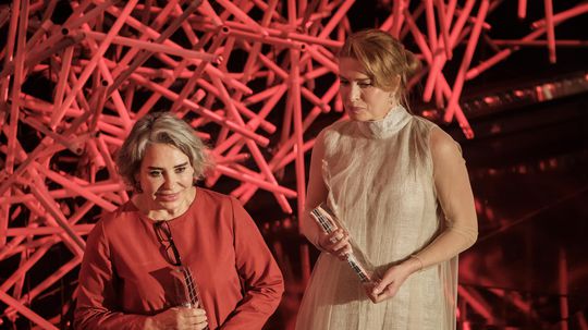 Zľava: Manželka Petra Simonischeka,  Brigitte...