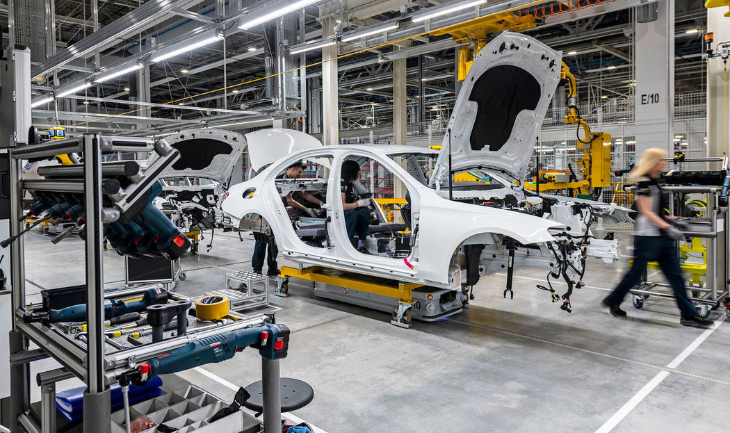 Závod, ktorý Mercedes-Benz otvoril v...