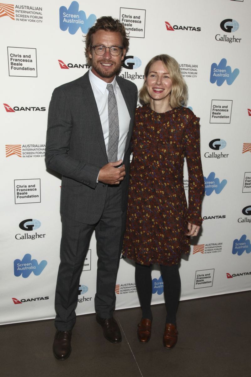 Simon Baker a Naomi Watts.