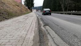 VIDEO: Fušerina? Nová cesta v Oravskej Lesnej nevydržala ani prvú zimu