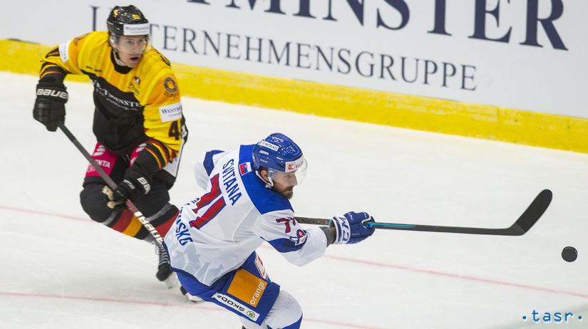 Na snímke vľavo Bjorn Krupp (Nemecko) a vpravo...