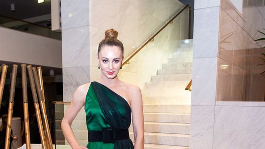 Speváčka a moderátorka Mária Čírová v kreácii...