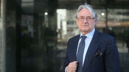 Všetko, čo zostalo za utáranou ľavicou, vyplnila agilná pravica