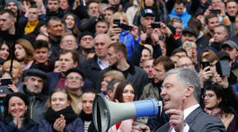 Ukrajinci hľadajú spásu, ale nie v sľuboch