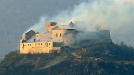 Krásnu Hôrku obnovujú siedmy rok, Notre-Dame chcú opraviť za päť