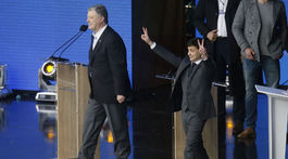 Ukrajinskí prezidentskí kandidáti odštartovali predvolebnú debatu osobnými útokmi