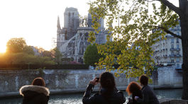 Plamene v  Notre-Dame