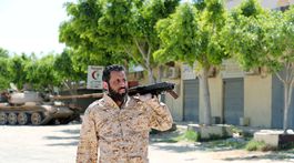 Boje o metropolu Tripolis pripravili o strechu nad hlavou 30 000 ľudí