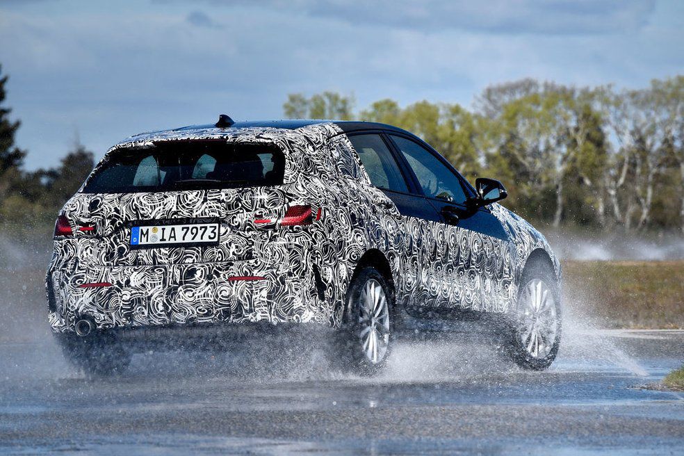 Napriek prednému náhonu sľubuje BMW excelentné...