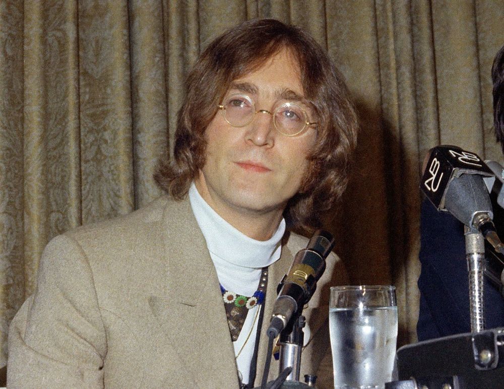 John Lennon by mal 80. Chrobák, ktorý spieval o mieri - Hudba - Kultúra -  Pravda