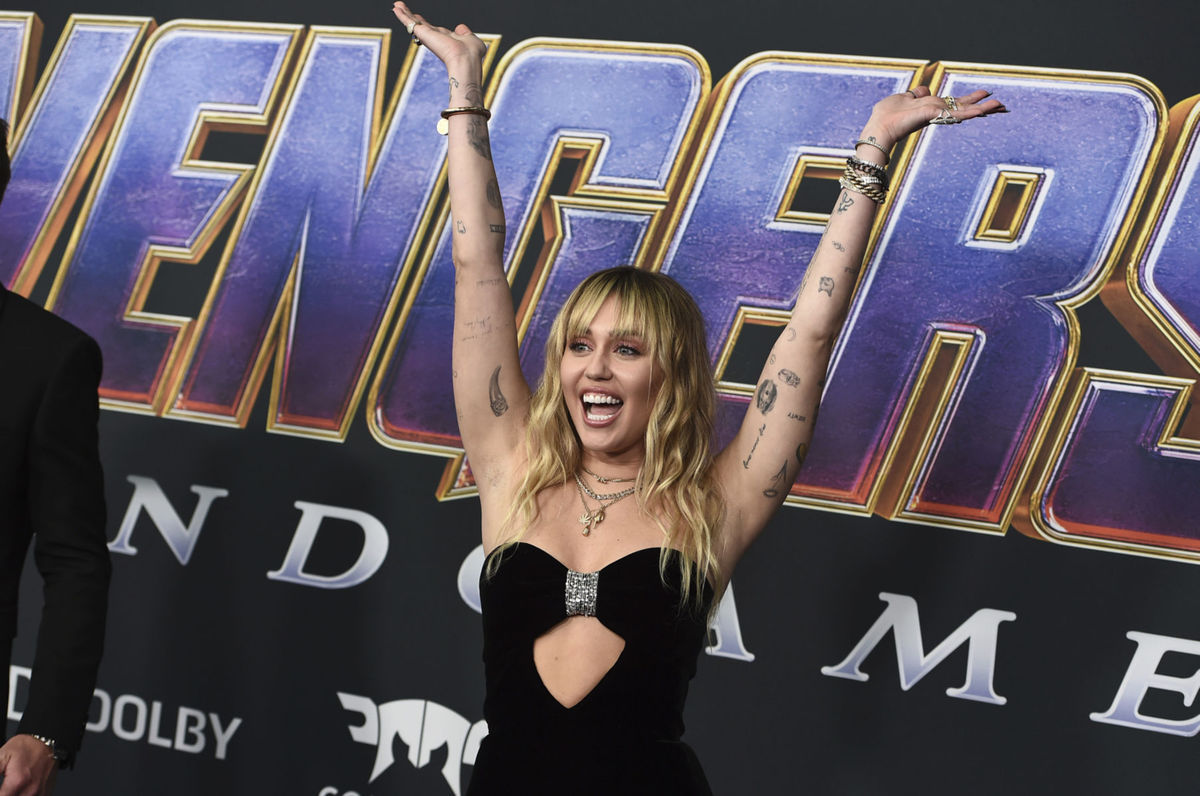 Speváčka Miley Cyrus na archívnom zábere.