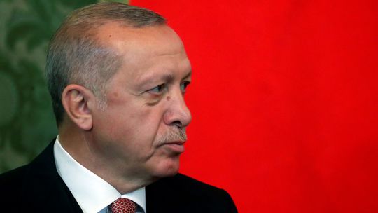 Turecký prezident obvinil Francúzsko zo spáchania genocíd v Rwande a Alžírsku