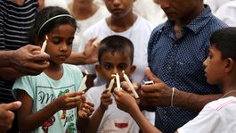 Počet obetí útokov na Srí Lanke sa znížil na 253