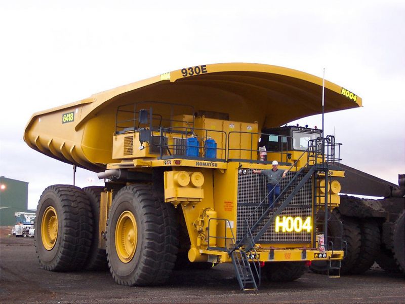 Komatsu 930