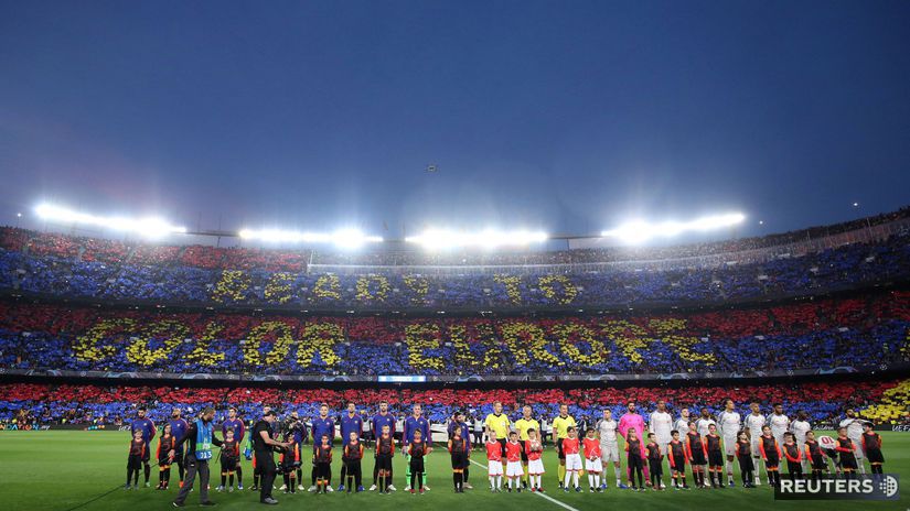 Futbalisti Barcelony a Liverpoolu pred úvodným...