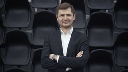 Architekt Michal Krištof: Budovu so stoličkami na fasáde nešpatia grafiti