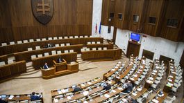 Poslanci opätovne schválili novelu zákona o štátnych symboloch