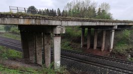 VIDEO: Na Liptove sa zrútilo zábradlie, vlaky meškali celé hodiny