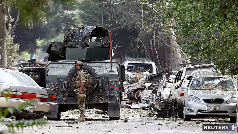 afganistan, výbuch, vojak, kábul