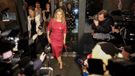 Šatník prezidentky? Šaty po kolená a striedma farba