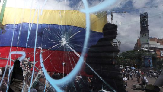 Chevron zostáva ťažiť ropu vo Venezuele, napriek sankciám dostal licenciu