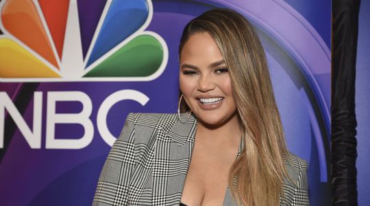 Chrissy Teigen počas podujatia televízie NBC v...