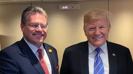 Exkluzívne foto: Šefčovič s Trumpom v jeho lietadle