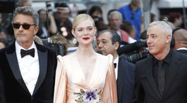 Režisér Pawel Pawlikowski (vľavo), herečka Elle Fanning a Robin Campillo - členovia medzinárodnej poroty 72. ročníka MFF Cannes. 