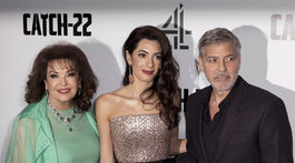 Clooney s krásnou Amal na premiére v Londýne: Aha, vzali aj pani svokru!