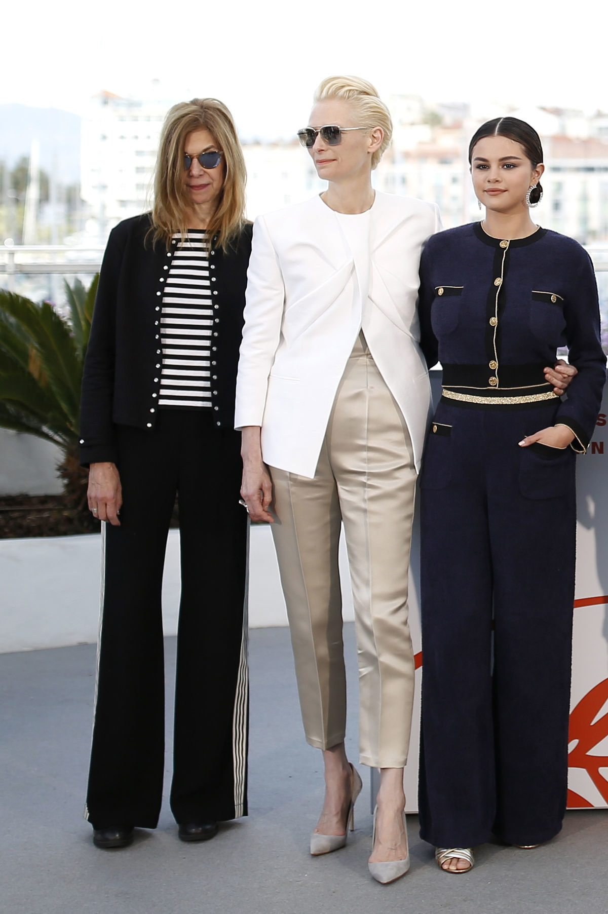 Zľava: Herečky Sara Driver, Tilda Swinton a...