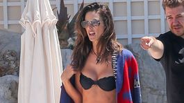 Telo topmodelky Ambrosio v hľadáčiku: Brazílske krivky vládnu Riviére! 