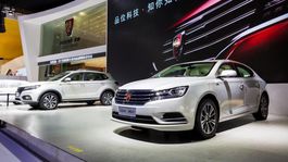 Čínsky trh s autami stále padá. Nepomohli ani nižšie dane