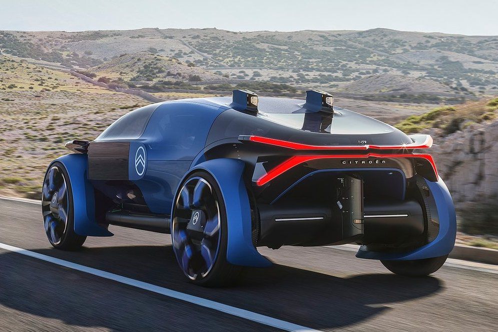 Koncept poháňajú štyri elektromotory s výkonom...