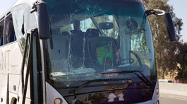 Pri českom Litovli havaroval autobus plný detí, hlásia 15 zranených