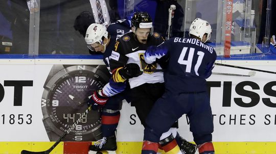 Lean Bergmann, Luke Glendening, Brady Skjei