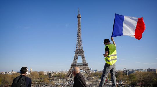 V Paríži evakuovali Eiffelovu vežu