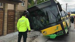 V Žiline havaroval autobus so 40 cestujúcimi, desiatky sa zranili