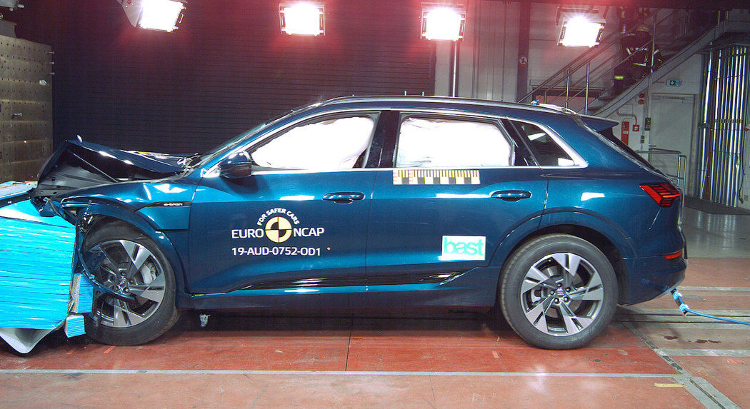 Audi e-tron - Euro NCAP 2019