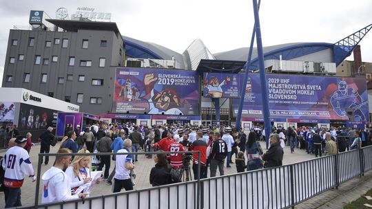 Fanúšikovia, Steel Aréna