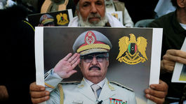 Líder líbyjskej národnej armády Chalífa Haftar rokuje v Paríži s Macronom