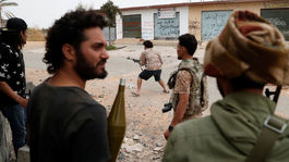 Líbyjské dvojvládie rodí krvavé ovocie