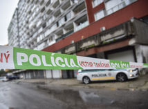 polícia streľba Bratislava Petržalka Holíčska ulica páska