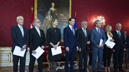 Rakúsko má oficiálne dočasnú menšinovú vládu, noví ministri zložili sľub