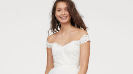 Tylové svadobné šaty s čipkou z kolekcie H&M, predávajú sa za 199 eur.